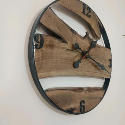 ساعت دیواری چوبی
