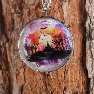 گردنبند دست ساز اپوکسی کاج مدل دایره استیل طرح منظره غروب برند E. K ک