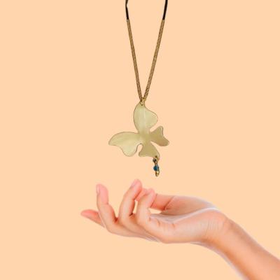 آویز پروانه