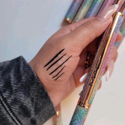 خط چشم ماژیکی