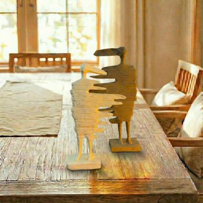 مجسمه من در باد