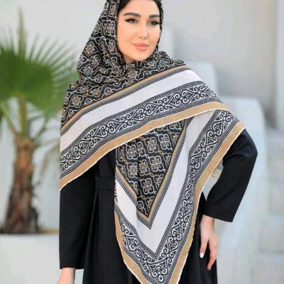 روسری دست دوز