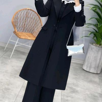 مانتو شلوار زنانه کرپ ست سه تیکه مزونی مدل آسنا-158294