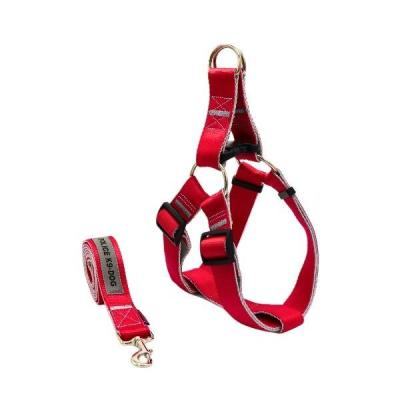 ست بند و قلاده کتفی سگ مگی پت مدل ایکس لارژ پلیس(قرمز-نقره ای)