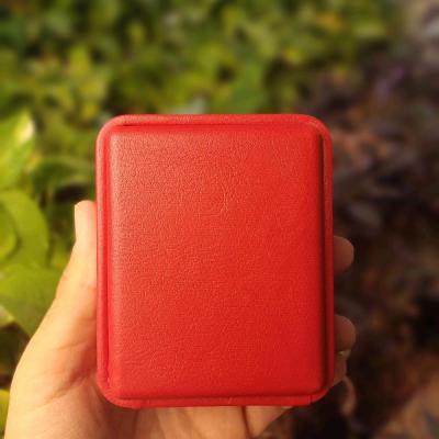 جعبه مدال یا نیم ستی کوچک چرم ساده و پوست ماری