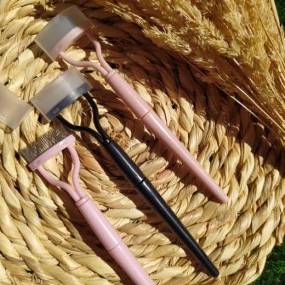 شانه جدا کننده مژه