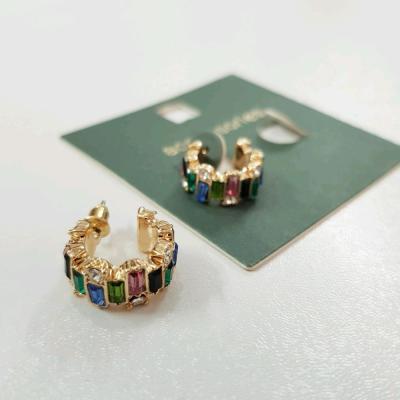 گوشواره حلقه ای طلایی کار شده با نگین های باگتی رنگی