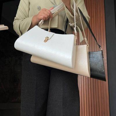 کیف زنانه پنیا