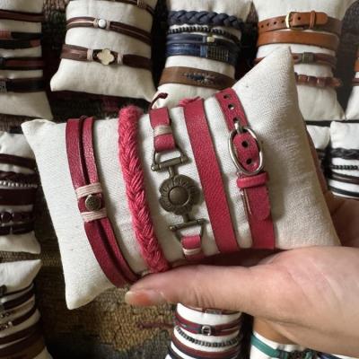 دستبند چرم طبیعی