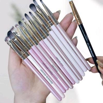 براش تکی مخصوص خط چشم و سایه براشی دقیق و حرفه ای