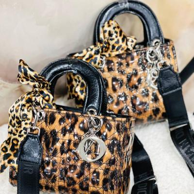 کیف زنانه مجلسی مینی دیور پلنگی