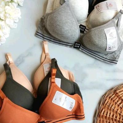 سوتین بدون فنر اروپایی