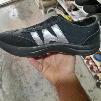 کفش کار مدل دبیلیو