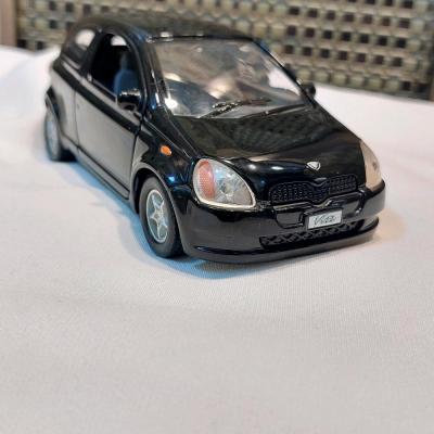 ماکت ماشین کلکسیونی تویوتا ویتز مقایس 1.25 برند سانی ساید