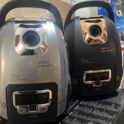 جاروبرقی 3200 وات بوش مدل 709 هزینه ارسال پس کرایه بامشتریb