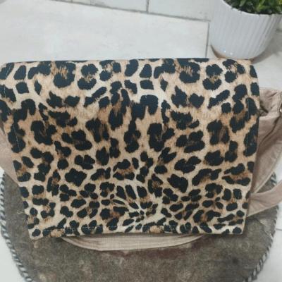 کیف دوشی زنانه طرح پلنگی