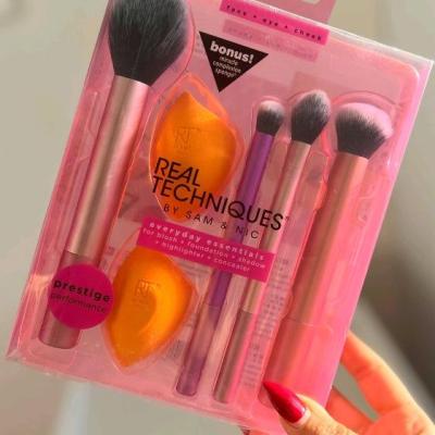 ست براش دو پد ریل تکنیکREAL TECHNIQUES مدل پرستیژ پرفورمانس