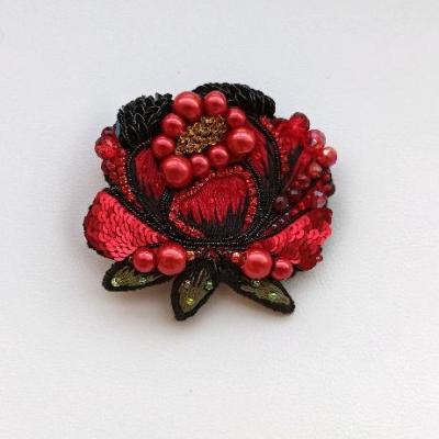 سنجاق سینه گل پیونی قرمز