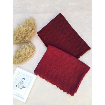 شال زرشکی برشکا حاشیه ریش پلیسه