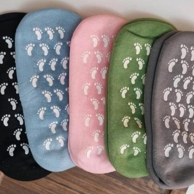 جوراب سیلیکونی ترک پا خشکی ونرم کننده