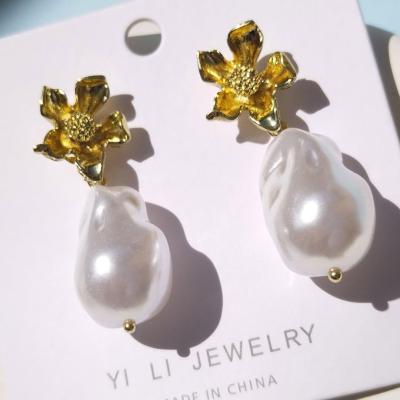 گوشواره مروارید باروک