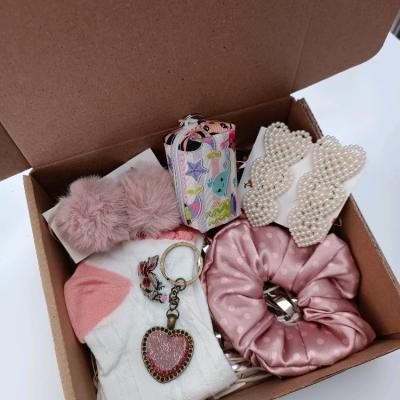 پک اقتصادی هدیه دخترانه و زنانه صورتی