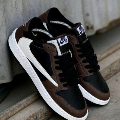 نایک تراویس