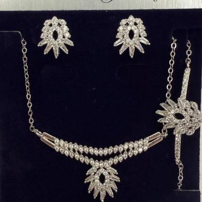 نیم ست استیل طرح نگیندار نقره ای