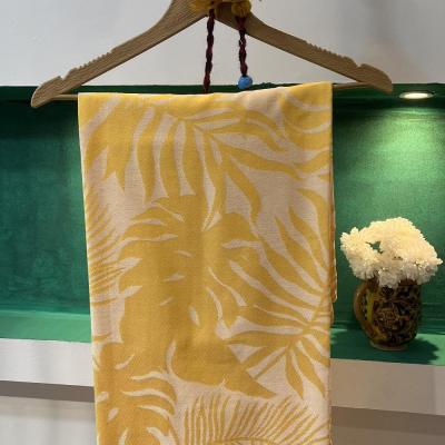 حوله استخری ژاکارد سایز 100 در 180