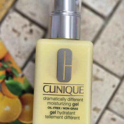 ژل مرطوب کننده و آبرسان دراماتیکالی کلینیک