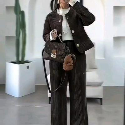 ست کت و شلوار مخمل آیسان