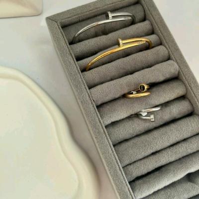 انگشتر میخی