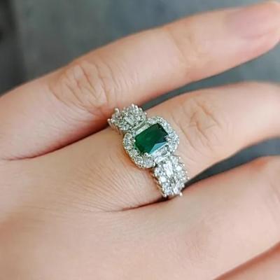 انگشتر جواهری زنانه نگین سبز مستطیلی فری سایز