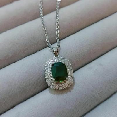 گردنبند زنانه جواهری نگین سبز مستطیلی