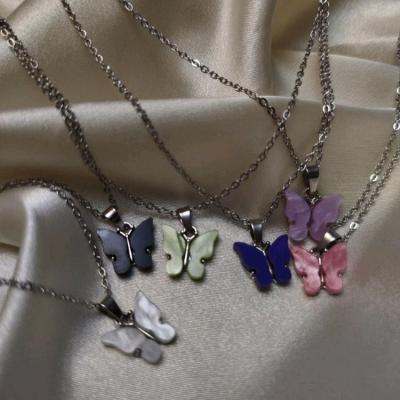 گردنبند پروانه