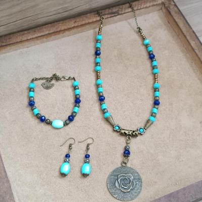 ست گردنبند رومانتویی و گوشواره و دستبند سنتی رنگ فیروزه و آبی کاربنی