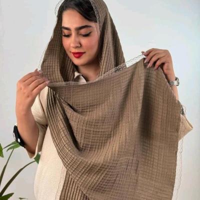 شال پلیسه گیپوردار