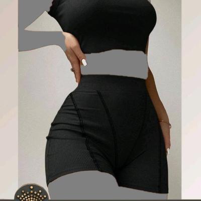 نیم تنه و شورتک