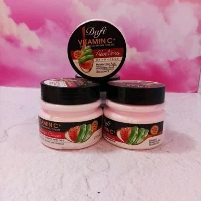 کرم مرطوب کننده دافی