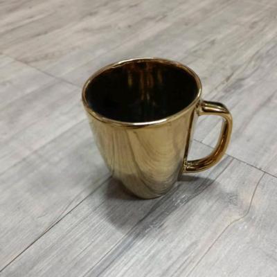 ماگ طلایی جذاب