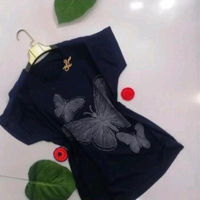 تیشرت مشکی جلو نگین قواره دار