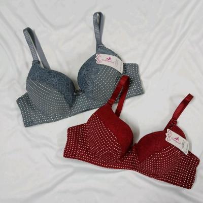 سوتین اسفنجی فنردار دانتل خال خالی سایز 85 95 100