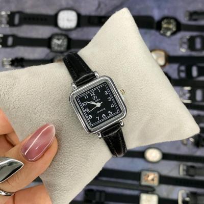 ساعت زنانه و دخترانه FLORA