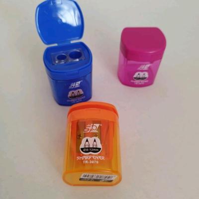 مداد تراش سطلی دو سوراخه اعلا(کد2)(مناسب برای جوایز مدرسه)