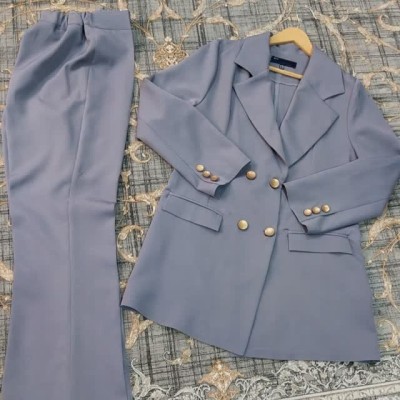 کت شلوار زنانه مدل نیلوفر کرپ مازراتی اعلاگرم بالا طوسی دوسایز40تا48