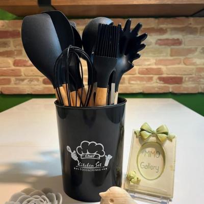 سرویس کفگیر و ملاقه سیلیکونی 12 پارچه دسته چوبی بامبو (با کیفیت ترین در بازار)