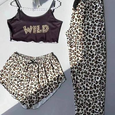 ست سه تیکه طرحدار گیاهی