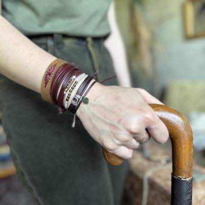 دستبند چرم طبیعی