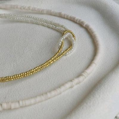 گردنبند منجوقی تابستانه سفید طلایی