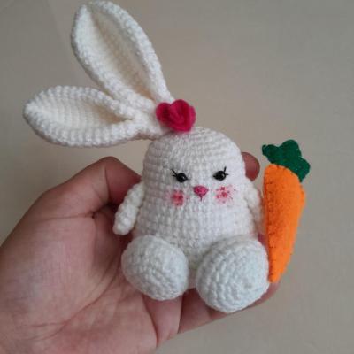 عروسک خرگوش بافتنی